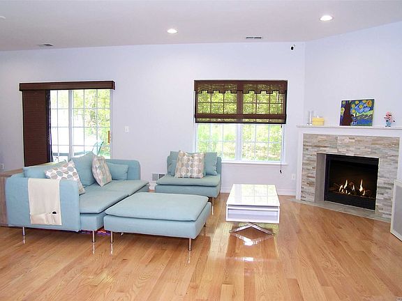 4th image of 77 Willow Wood Dr