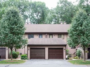 93 Wynwood Dr, Enfield, CT 06082