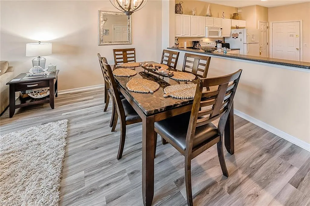 3 bed, 2.5 bath, 1580 sqft, $4,000 — Photo 4