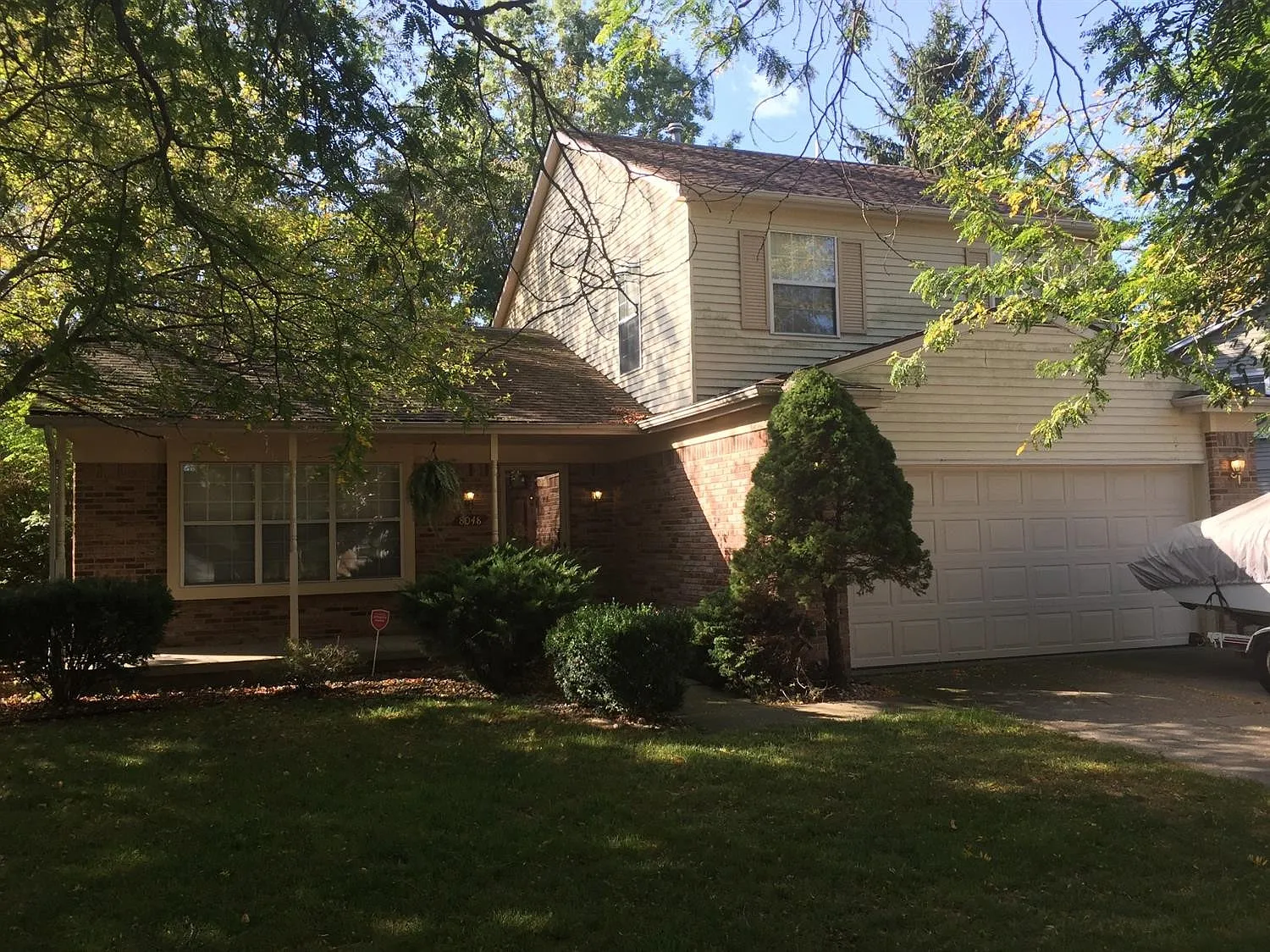 8048 Lake Crest Dr photo 1