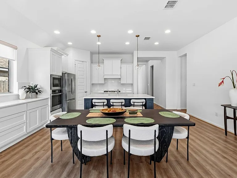 11951 Sawgrass Dr — Photo 6