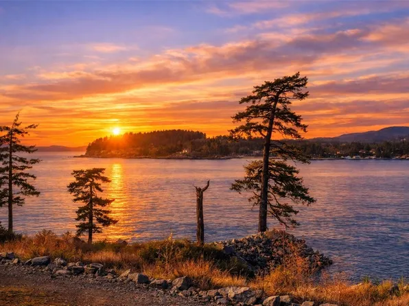 7068 E Sooke Rd, Sooke, BC V9Z 0C1