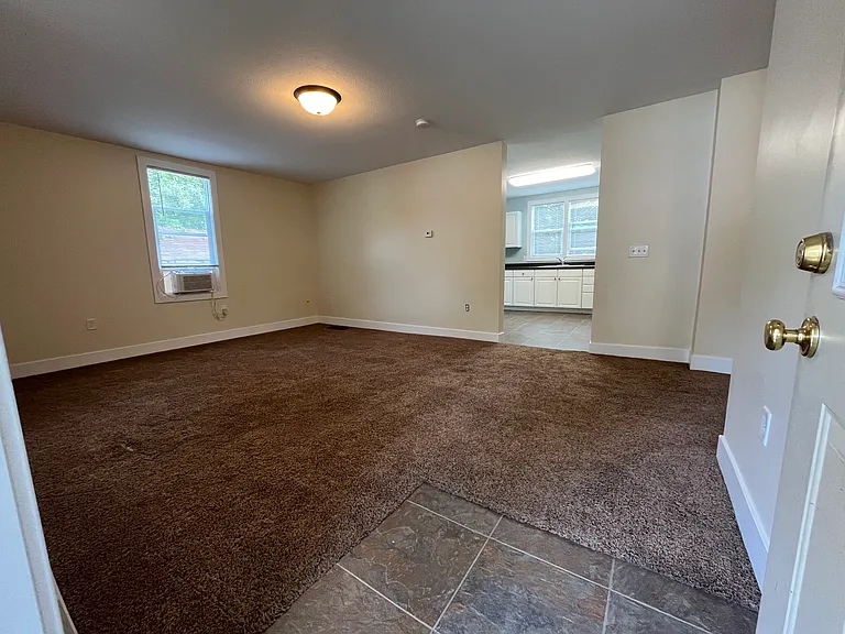 556 Franklin St #1 — Photo 5