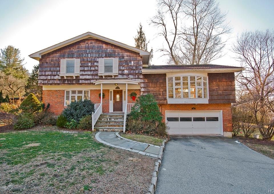 1st image of 8 Doris Ln