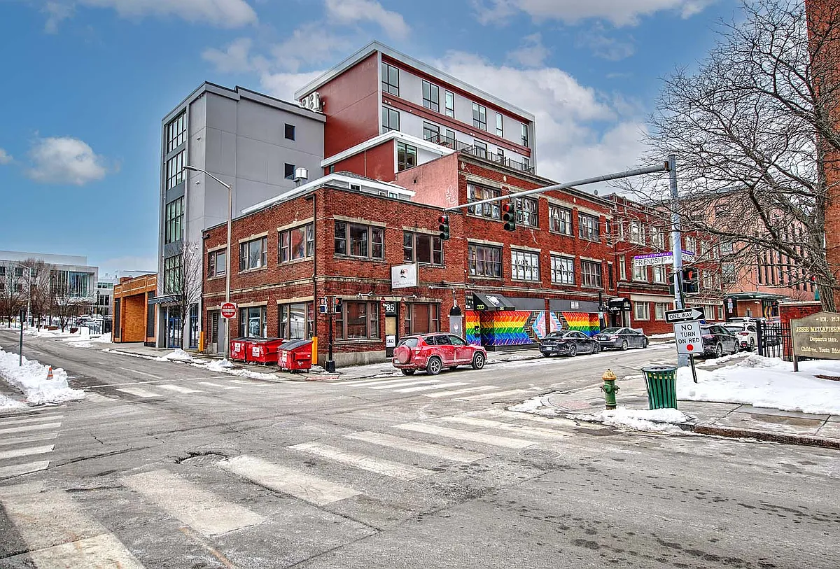 Building Photo - 123 Friendship St #4C