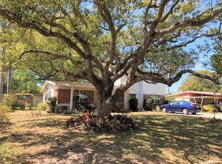 8608 Grandview Dr, Temple Terrace, FL 33617