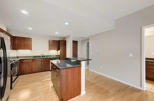 1 bed, 1.0 bath, 852 sqft, $2,695 — Photo 4