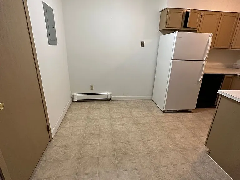 2504 E Thayer Ave — Photo 9