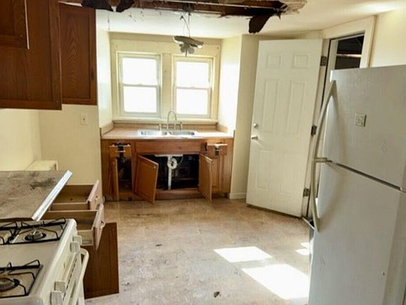 2nd image of 290 3rd Street