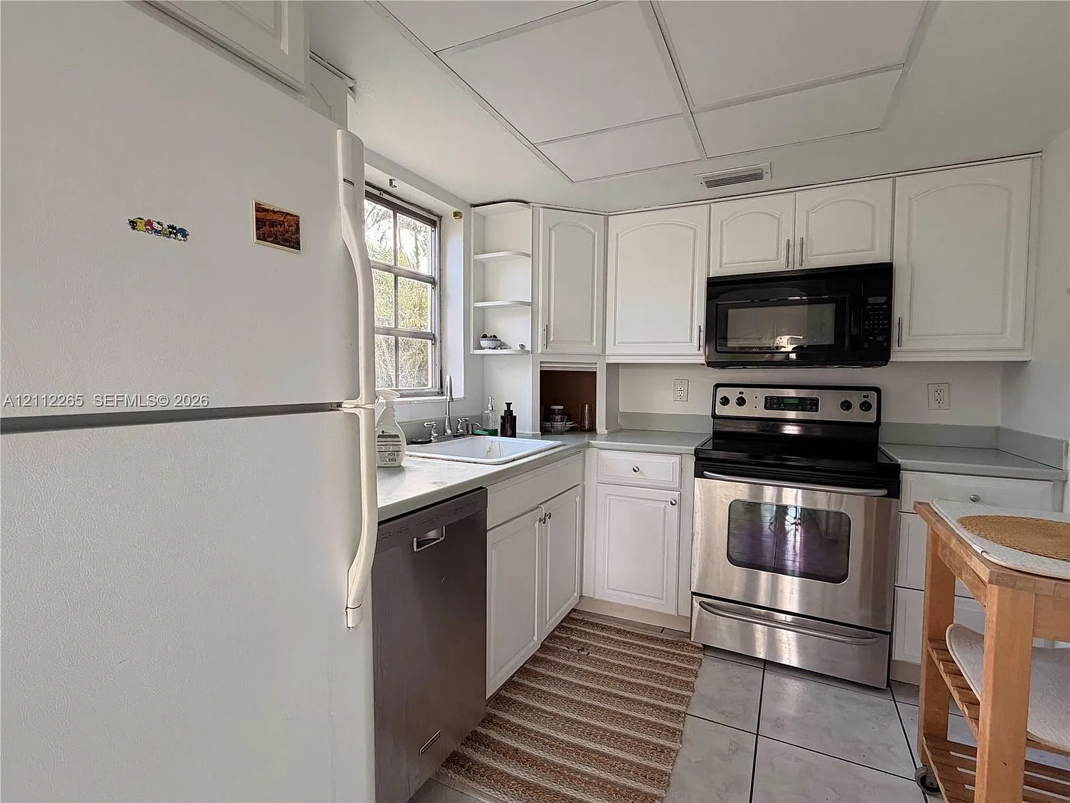 Sutton House Condo — Photo 4