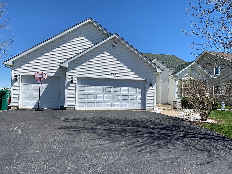 1st image of 902 Shorewood Dr
