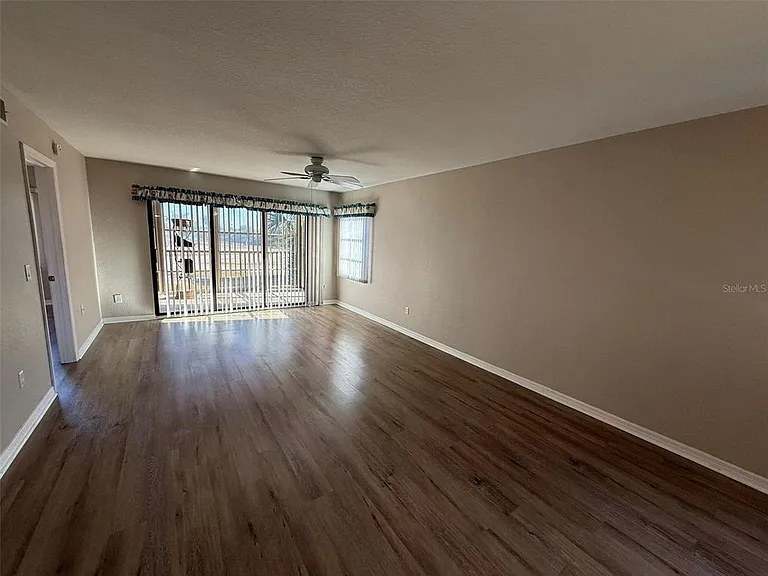 175 Kings Hwy #228 — Photo 4