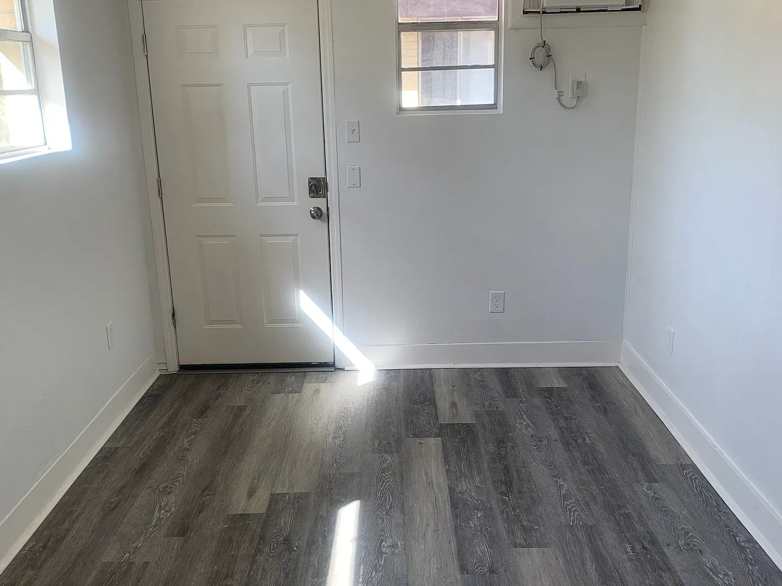 1 bed, 375 sqft, $700 — Photo 2