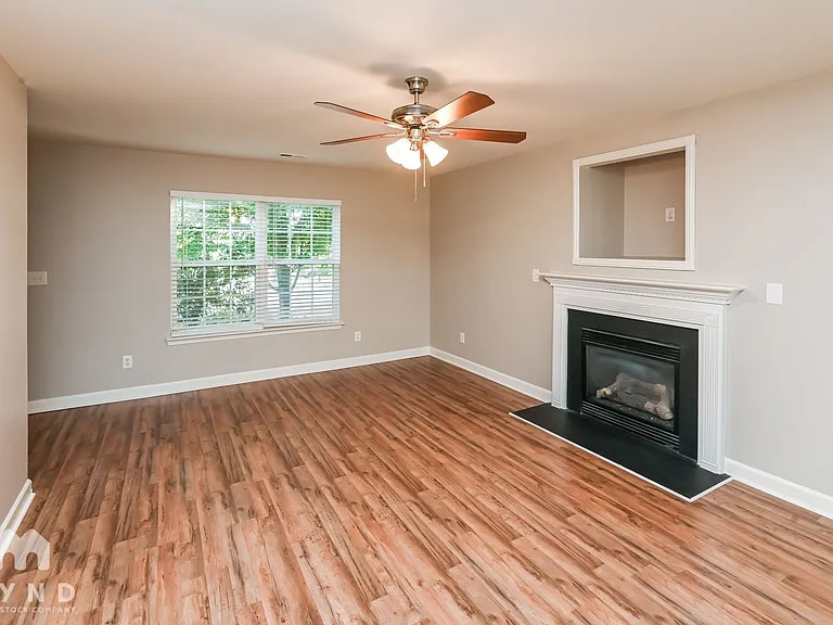 222 Kendra Dr SW — Photo 3