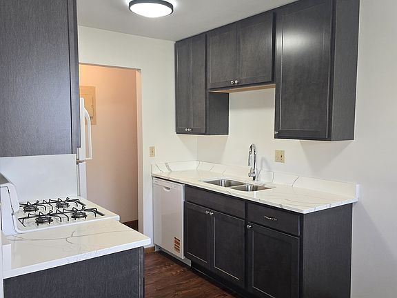 2nd image of 425 S Roosevelt Ave #10