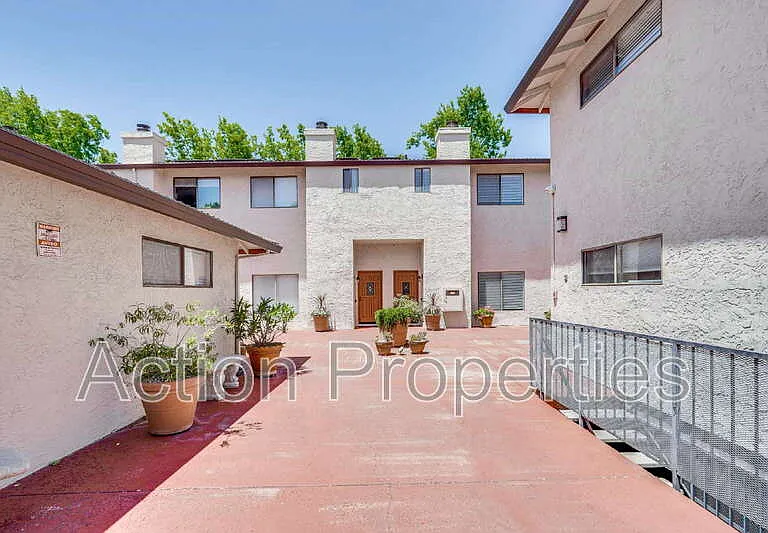 695 S Knickerbocker Dr #15 — Photo 2