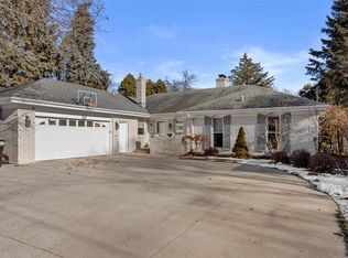 808 N Cambridge Dr, Appleton, WI 54915