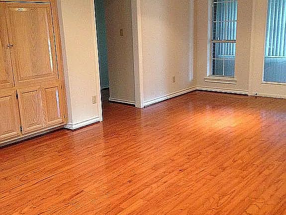 5th image of 806 Trenton St