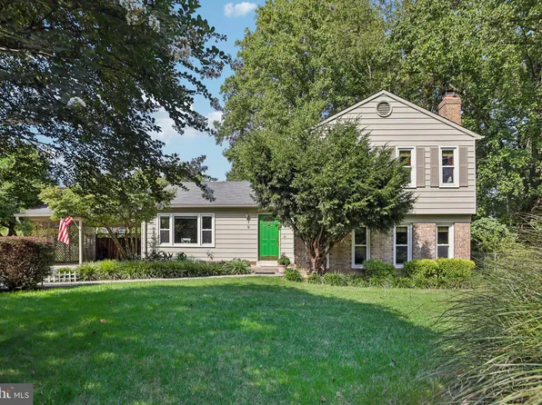 9 Winding Waye Ct, Silver Spring, MD 20902