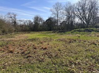 300 4th St, Naples, TX 75568