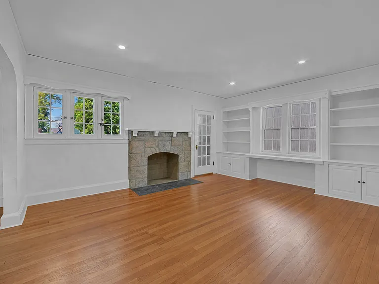 27 Summit St — Photo 12
