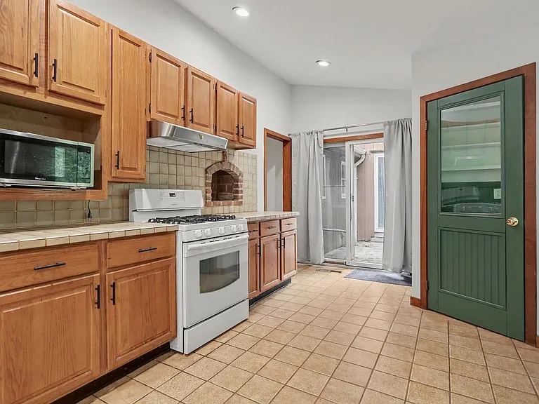 52 Stanley Rd — Photo 16