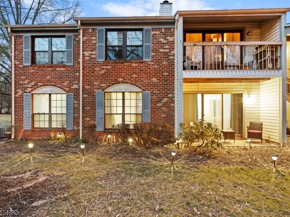 17 Crabapple Ln, Franklin Twp., NJ 08823