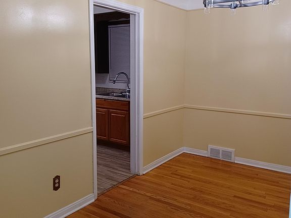 4th image of 8155 Riverdale St