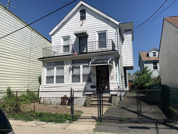 2nd image of 725 Henderson Ave