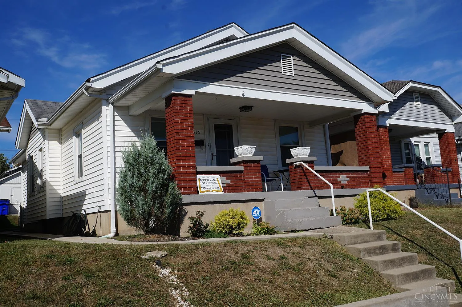 615 N D St photo 1