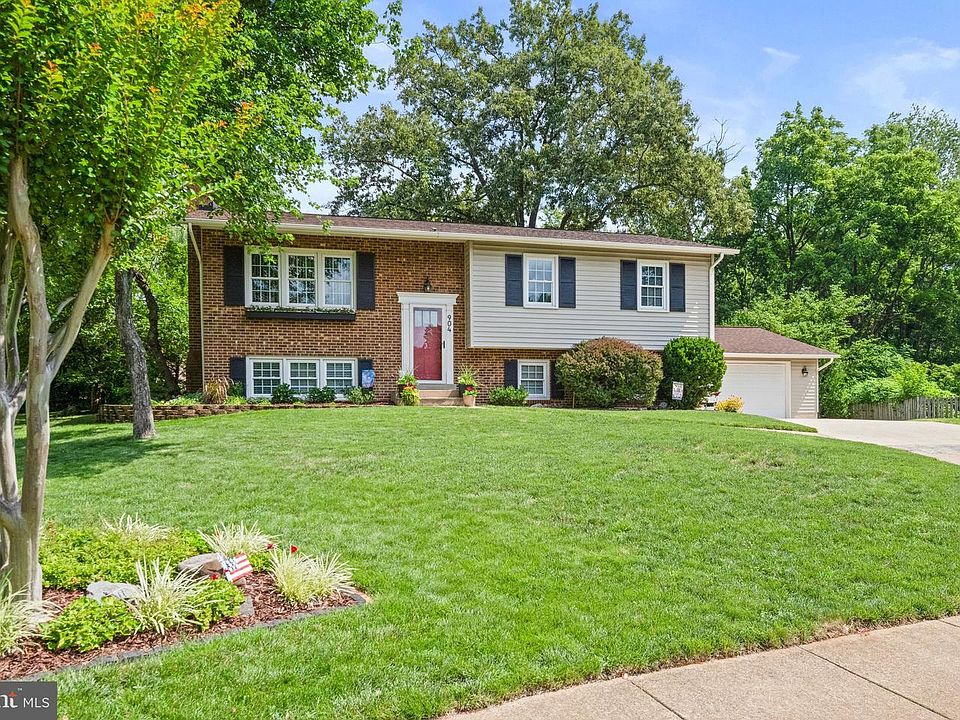 1st image of 904 Dunbarton Ct
