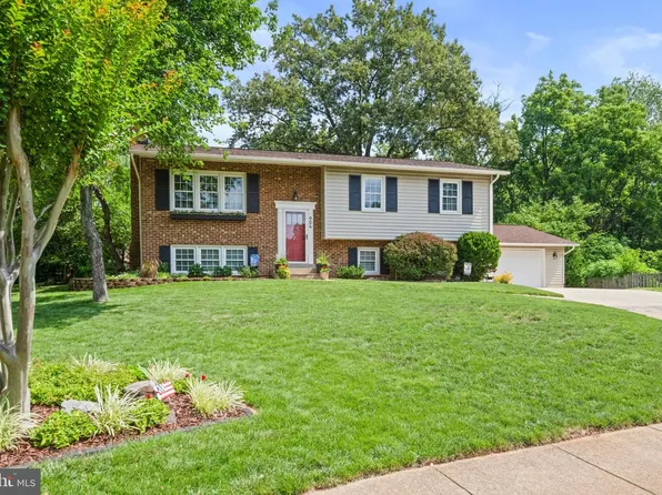 904 Dunbarton Ct, Herndon, VA 20170