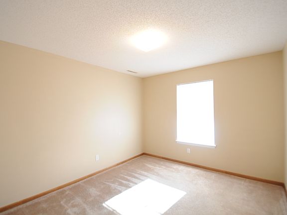 3rd image of 1000 NE Lindsay Ave APT B