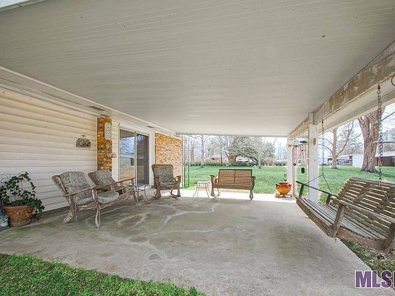 4th image of 27235 Graves Dr