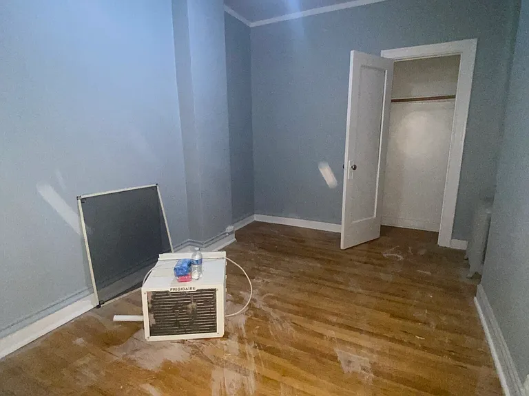 1365 W Estes Ave #2P — Photo 8