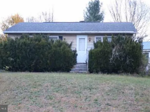1 Fir Dr, Tunkhannock, PA 18657