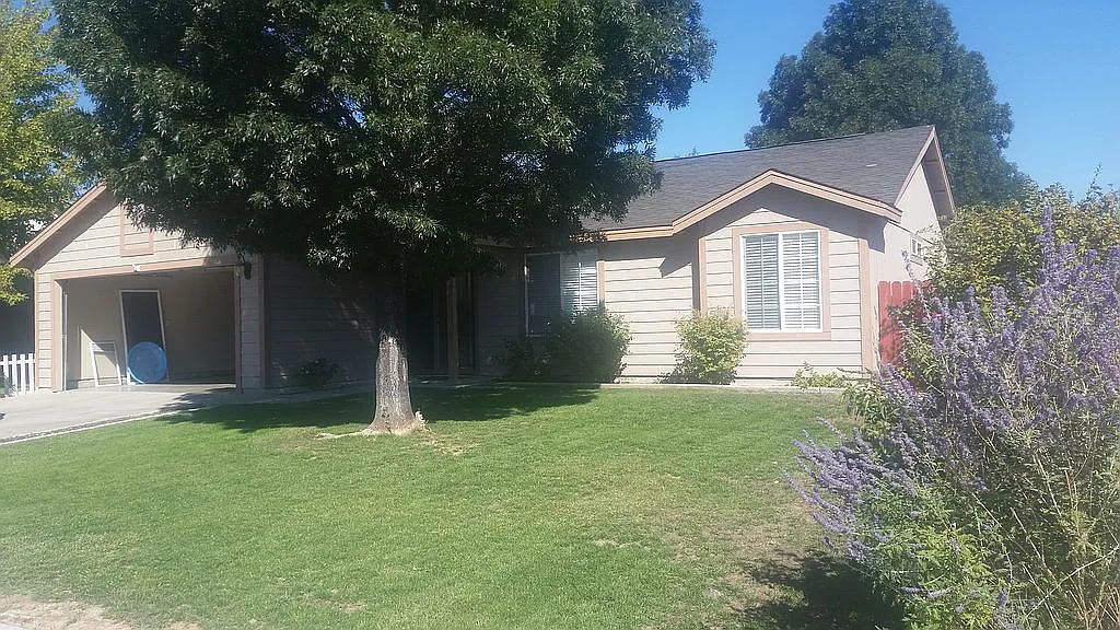 114 Fortune Dr photo 1