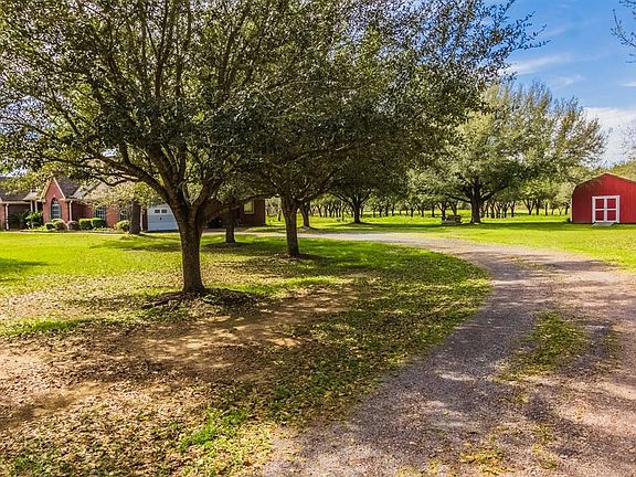 4th image of 10419 Hidden Lake Ln