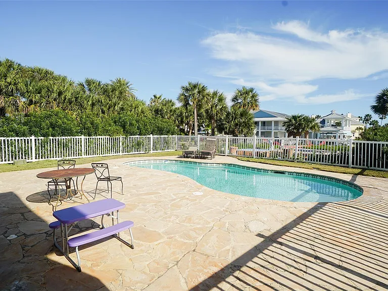 16619 Bayfront Dr — Photo 6