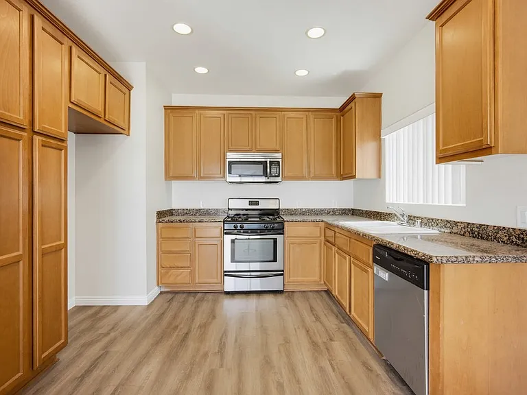 811 N Turner Ave #10 — Photo 9