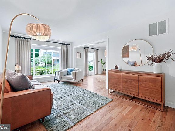 4th image of 5 Linden Spring Ln