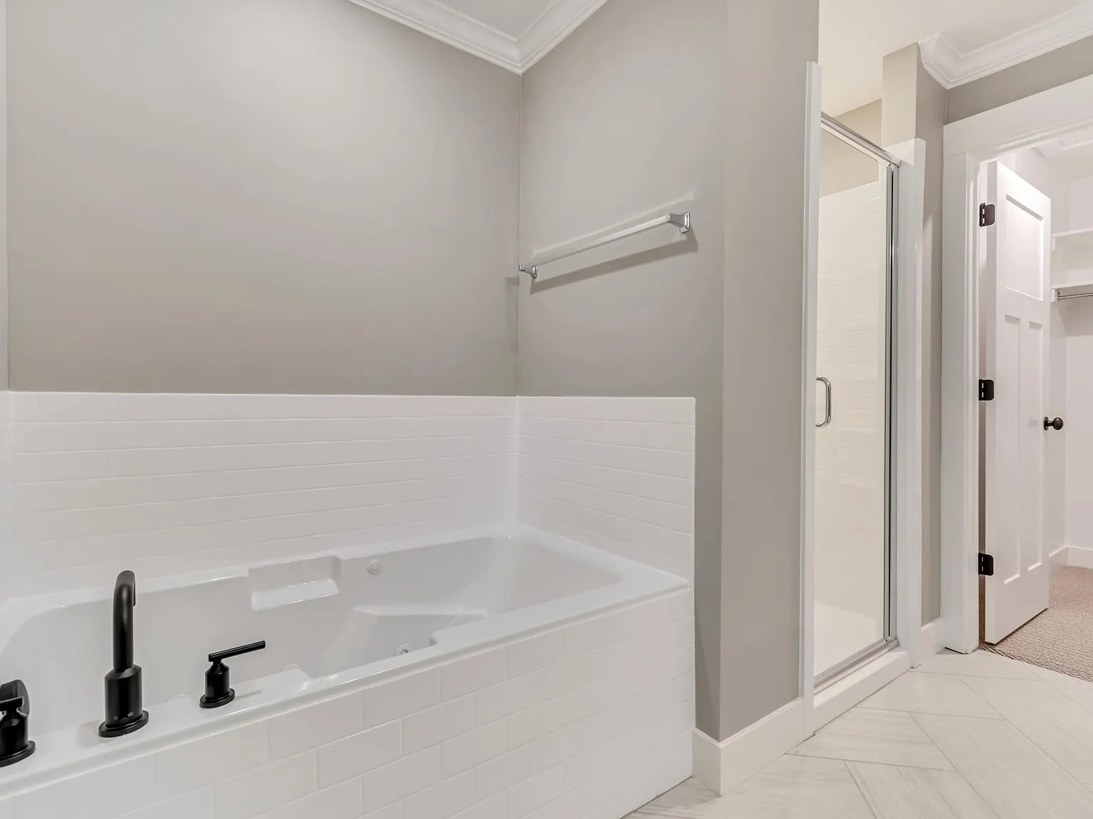4458 S Stonington Way — Photo 2