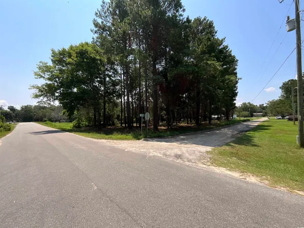 1425 Harbor House Dr., Manning, SC 29102