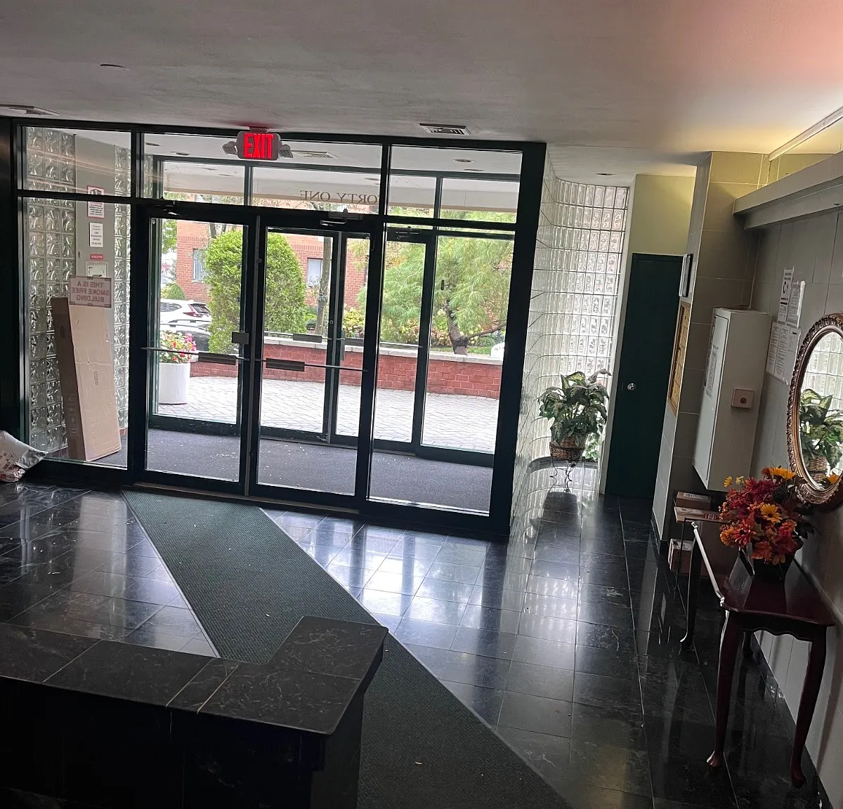 Studio, 1.0 bath, 652 sqft, $1,960 — Photo 2