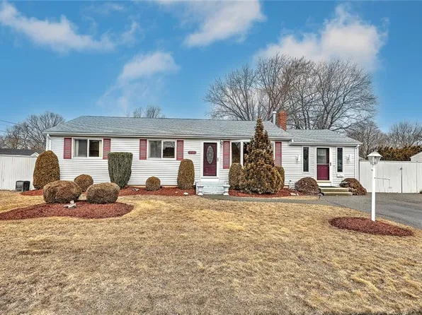 205 Smith St, Warwick, RI 02886