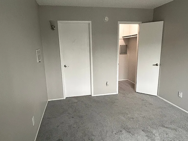 The Atherton Apartments — Photo 24