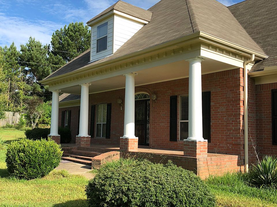 Beautiful home! 10.5 acres!