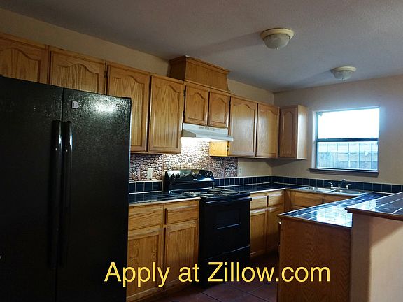 5th image of 1310 E Stewart St #2