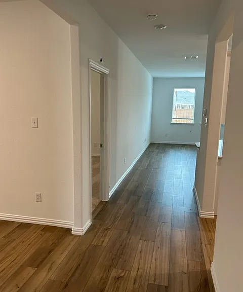 1220 Desert Willow Dr — Photo 2