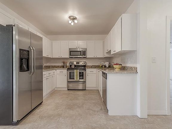 4th image of 2101 W Elm St